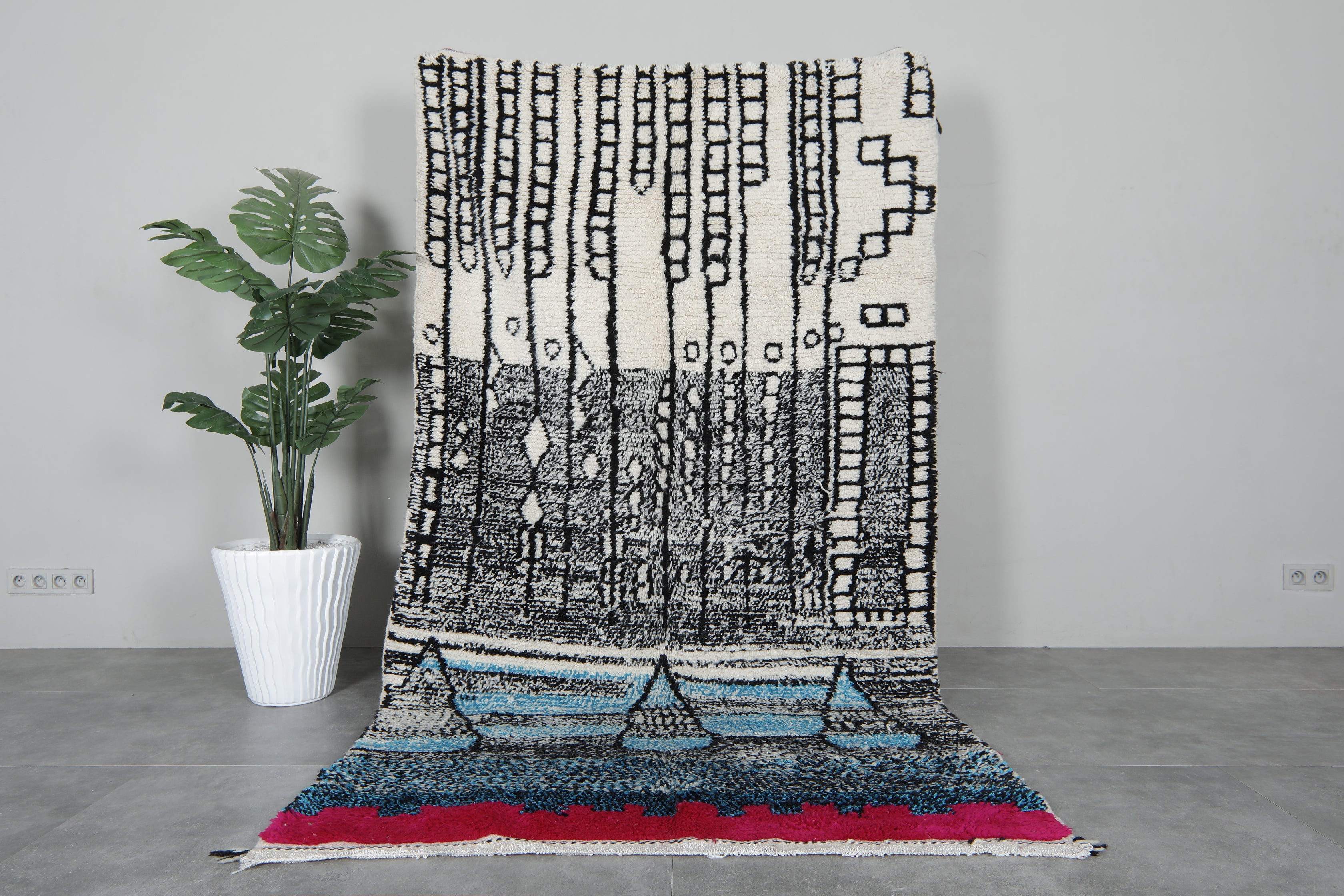 Colorful Moroccan rug 4.8 FT X 8.8 FT -