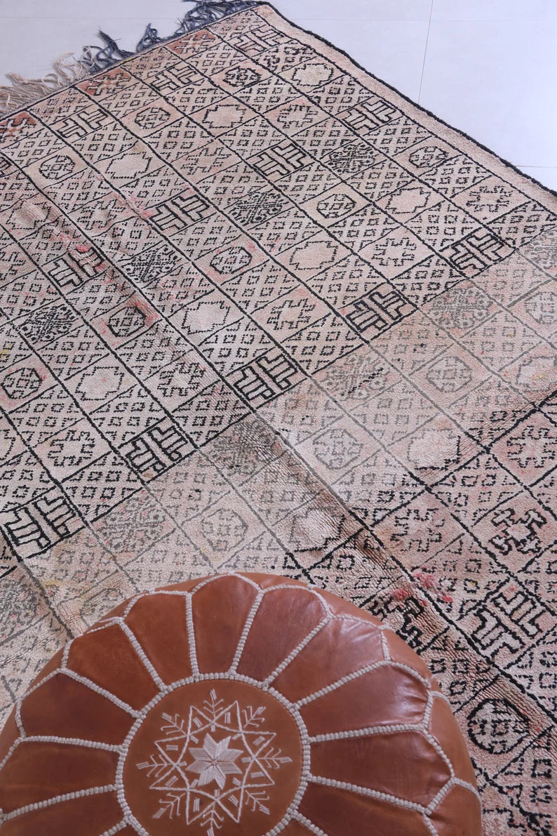 Moroccan- Azilal Rug: Materials Used – Boucherouite Rug