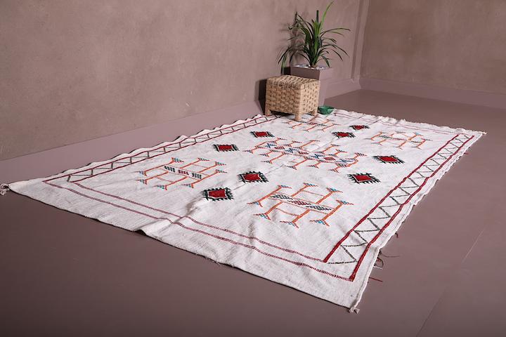 Moroccan rug kilim made using natural fibers and dyes