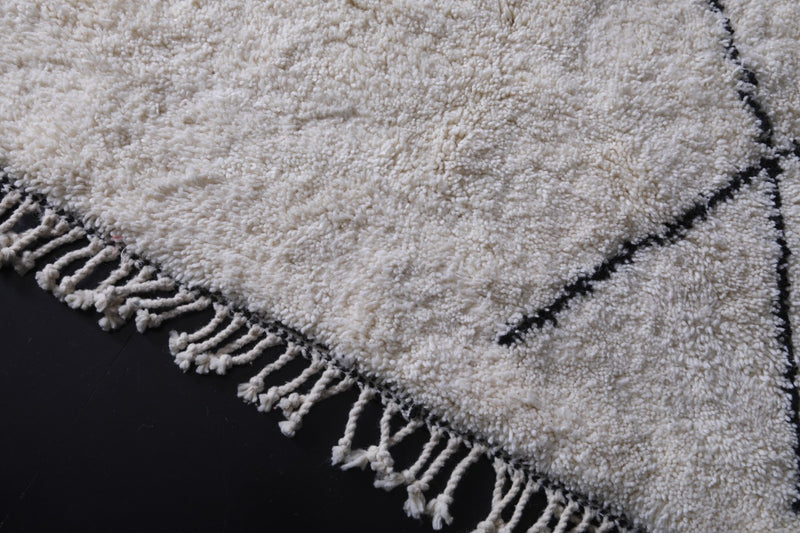 Handmade Moroccan beni ourain rug – White wool with black geometric symbols