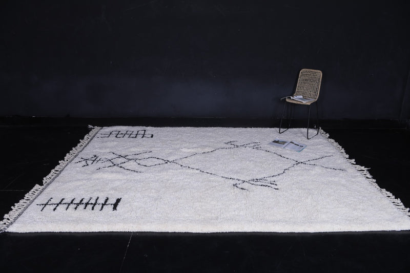 Handmade Moroccan beni ourain rug – White wool with black geometric symbols