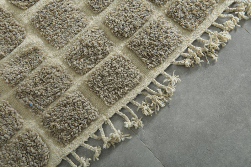 Moroccan handwoven wool rug - White & grey checkered design - 7.6 ft x 11 ft