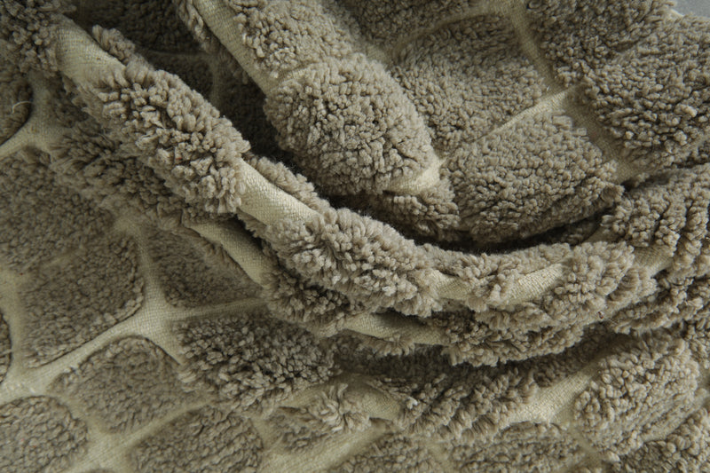 Moroccan handwoven wool rug - White & grey checkered design - 7.6 ft x 11 ft