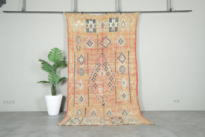 Geometric vintage Moroccan azilal - 5.5 ft x 10.5 ft - Azilal rugs
