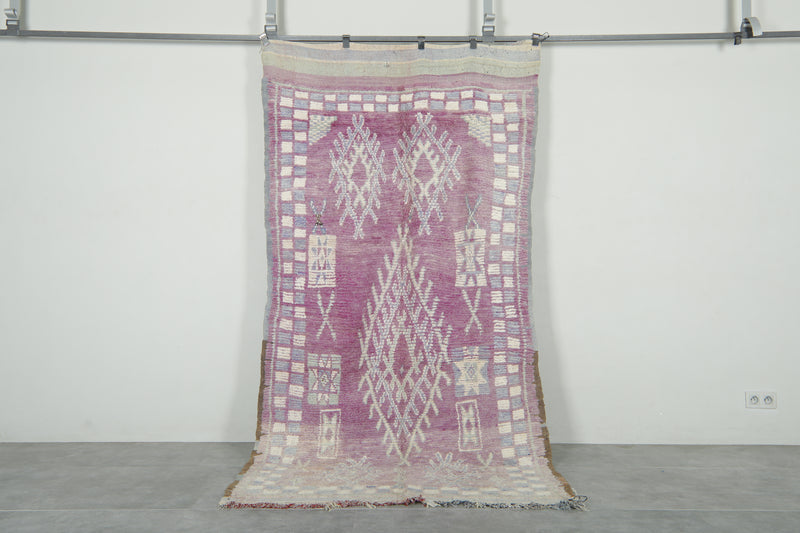 Moroccan wool boujad rug – Tribal mauve and neutral cream tones - 4.4 ft x 8.9 ft