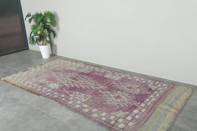 Moroccan wool boujad rug – Tribal mauve and neutral cream tones - 4.4 ft x 8.9 ft