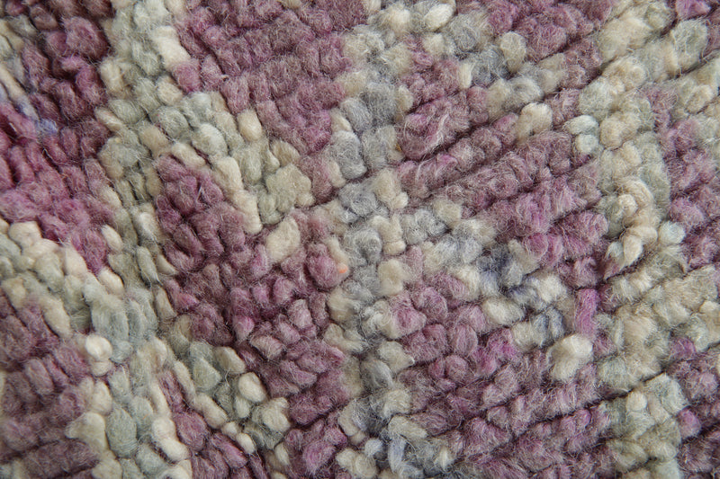 Moroccan wool boujad rug – Tribal mauve and neutral cream tones - 4.4 ft x 8.9 ft