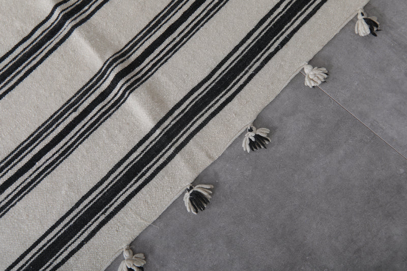 Handwoven Cream & Black Kilim Rug - 6 FT X 9.5 FT - Handwoven Kilim