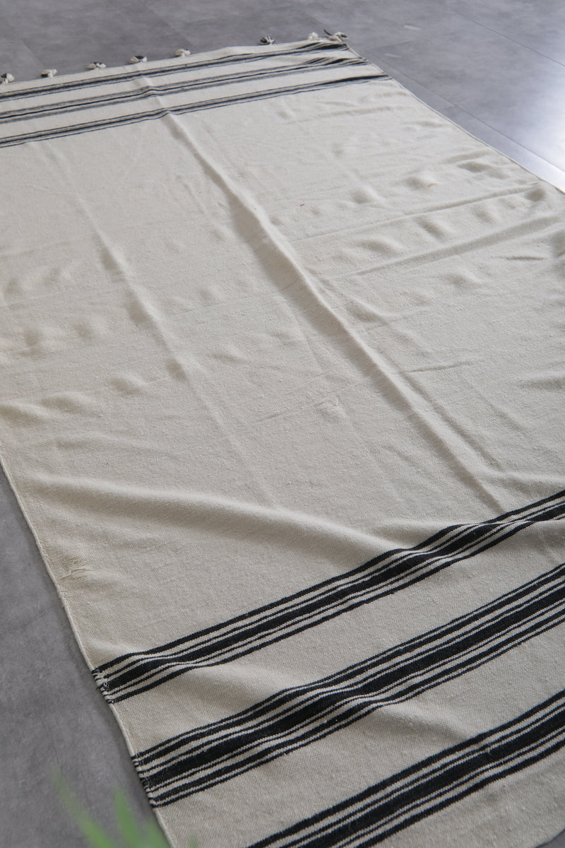 Handwoven Cream & Black Kilim Rug - 6 FT X 9.5 FT - Handwoven Kilim