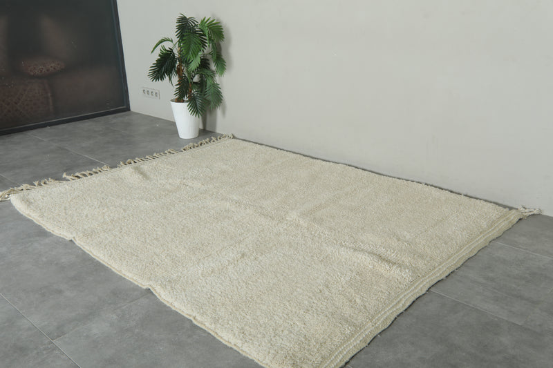 White Moroccan wool rug - Minimalist handwoven - 5.9 ft x 7.8 ft