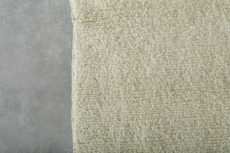 White Moroccan wool rug - Minimalist handwoven - 5.9 ft x 7.8 ft