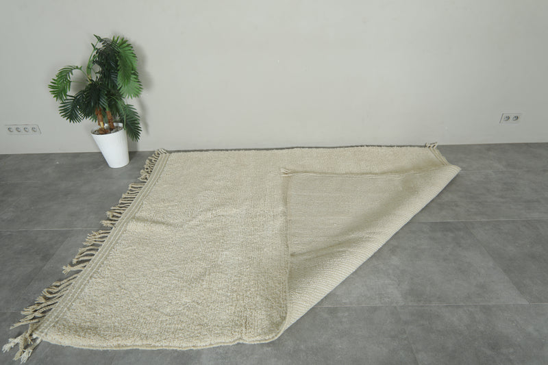 White Moroccan wool rug - Minimalist handwoven - 5.9 ft x 7.8 ft