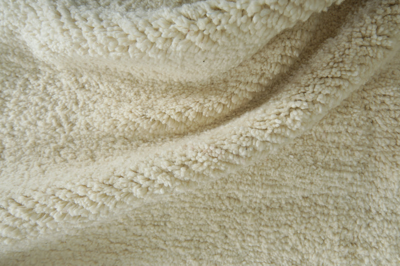 White Moroccan wool rug - Minimalist handwoven - 5.9 ft x 7.8 ft