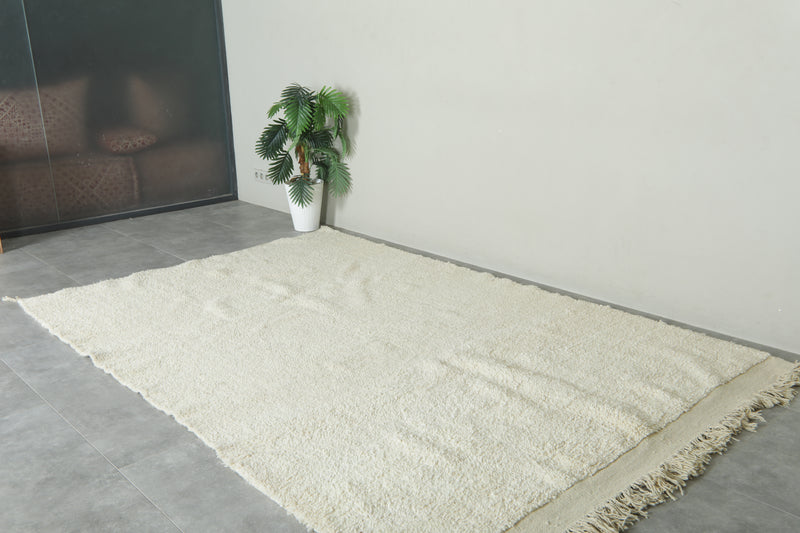 Minimalist white Moroccan wool rug - Handwoven beni ourain style - 6.3 ft x 8.9 ft