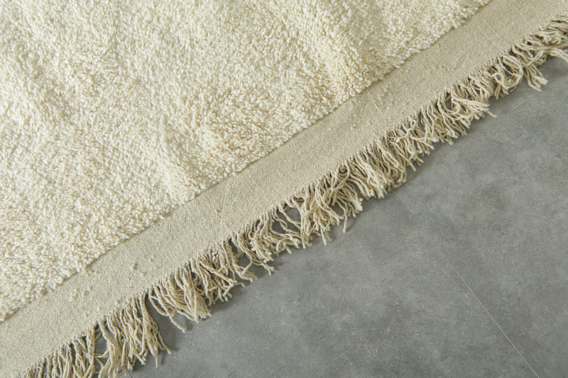 Minimalist white Moroccan wool rug - Handwoven beni ourain style - 6.3 ft x 8.9 ft