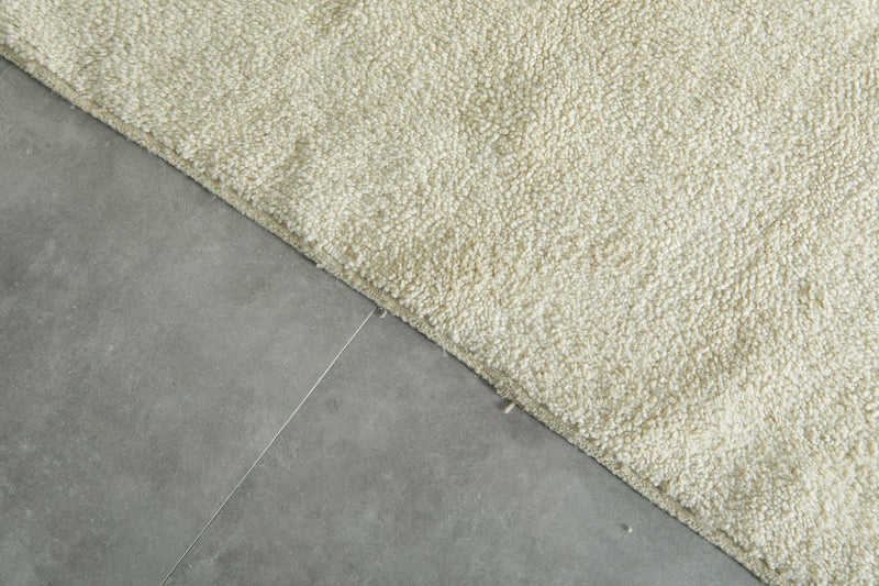 Minimalist white Moroccan wool rug - Handwoven beni ourain style - 6.3 ft x 8.9 ft