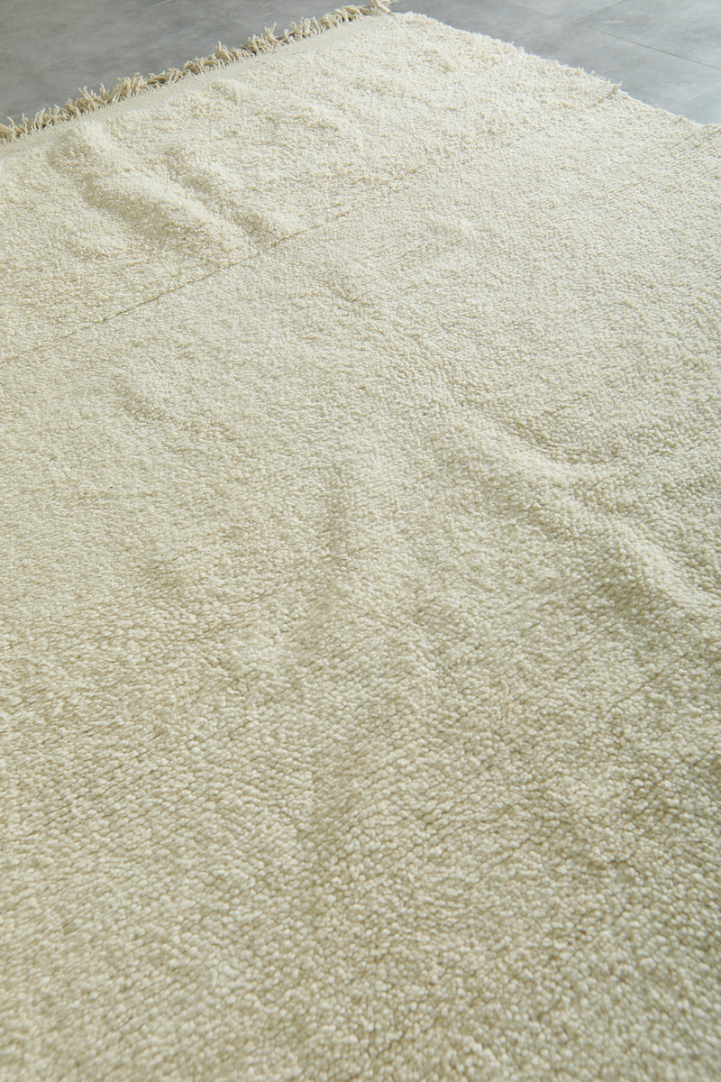 Minimalist white Moroccan wool rug - Handwoven beni ourain style - 6.3 ft x 8.9 ft