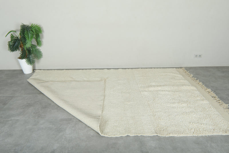 Minimalist white Moroccan wool rug - Handwoven beni ourain style - 6.3 ft x 8.9 ft