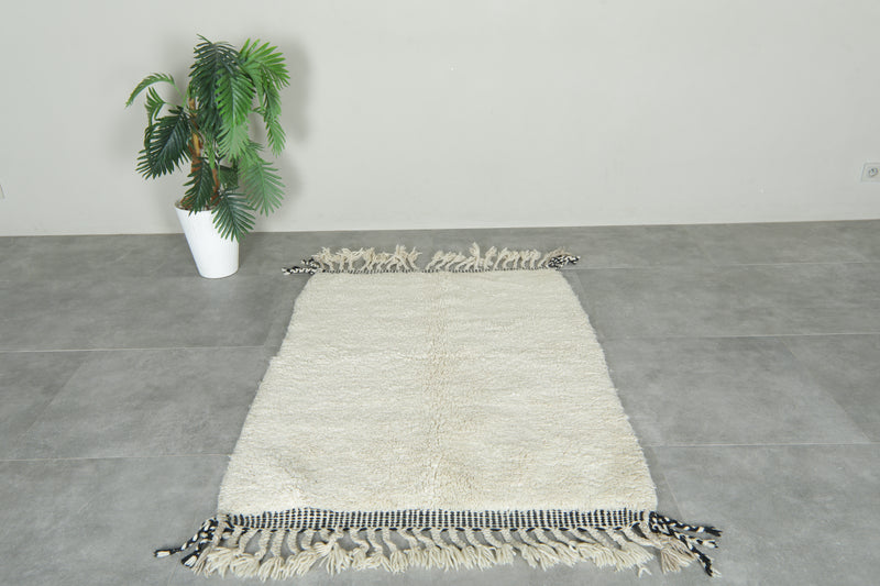 White Moroccan minimalist wool rug - 3.6 ft x 4.9 ft