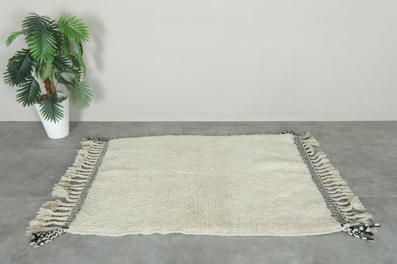 White Moroccan minimalist wool rug - 3.6 ft x 4.9 ft