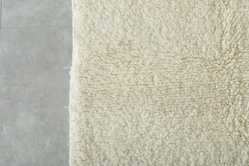 White Moroccan minimalist wool rug - 3.6 ft x 4.9 ft
