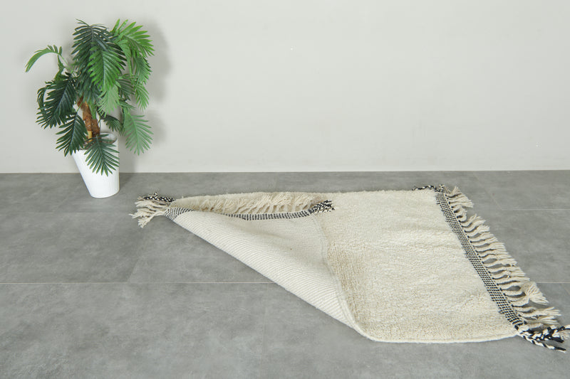 White Moroccan minimalist wool rug - 3.6 ft x 4.9 ft