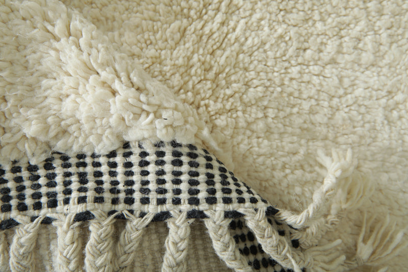 White Moroccan minimalist wool rug - 3.6 ft x 4.9 ft