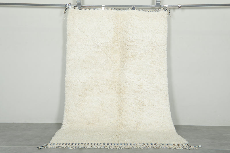 Moroccan beni ourain rug - Bold minimalism in Soft white wool - 4.7 ft x 7.5 ft