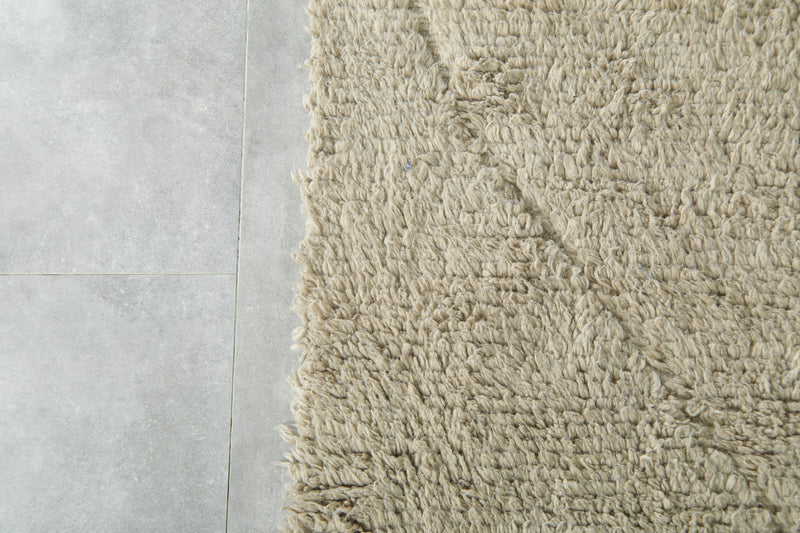 Minimalist beige wool rug – Subtle Moroccan design - 9.1 ft x 12.2 ft