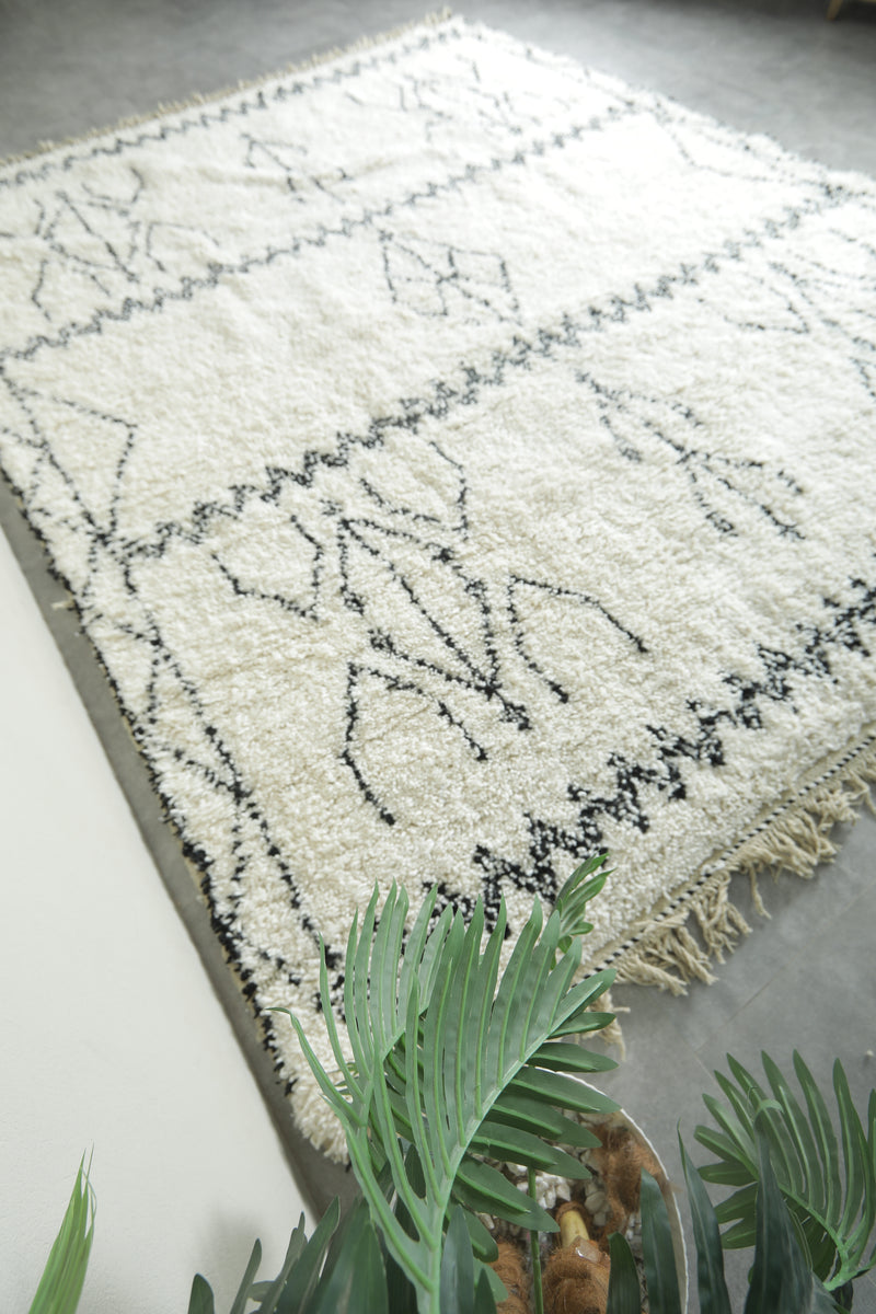 White beni ourain rug with black geometric design - Custom size - custom moroccan rugs