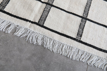 Handwoven Moroccan - Flat woven wool kilim