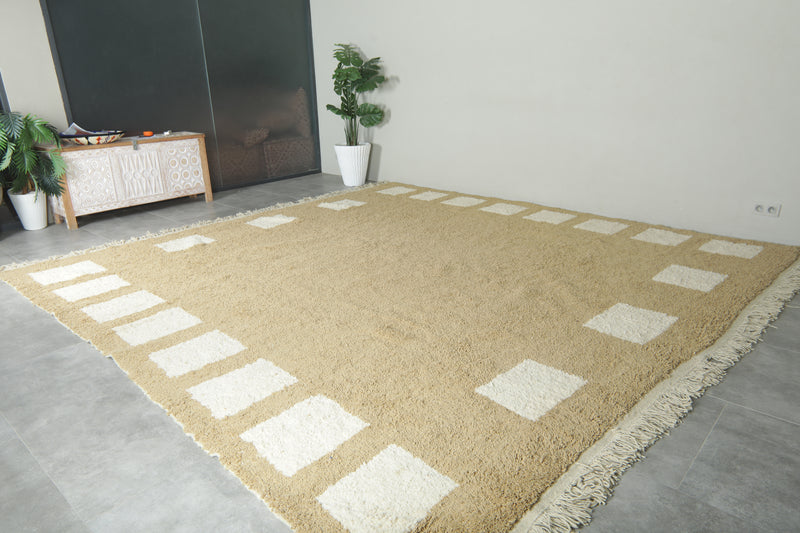 Minimalist Moroccan wool rug - Beige with white squares - 12 ft x 12.2 ft