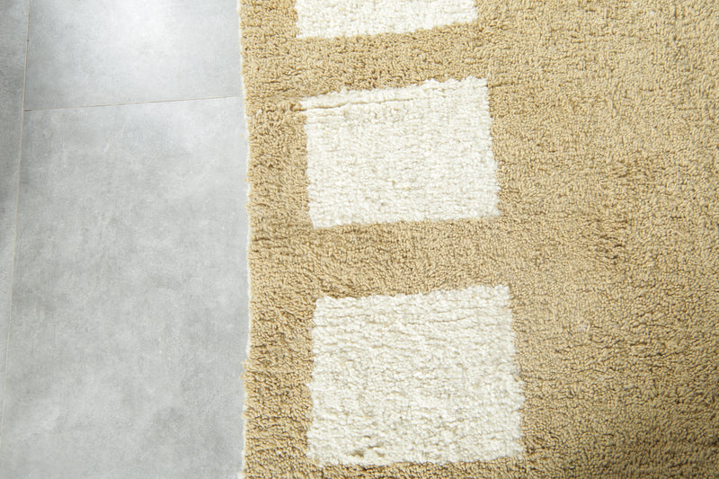 Minimalist Moroccan wool rug - Beige with white squares - 12 ft x 12.2 ft