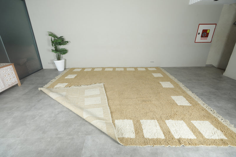 Minimalist Moroccan wool rug - Beige with white squares - 12 ft x 12.2 ft