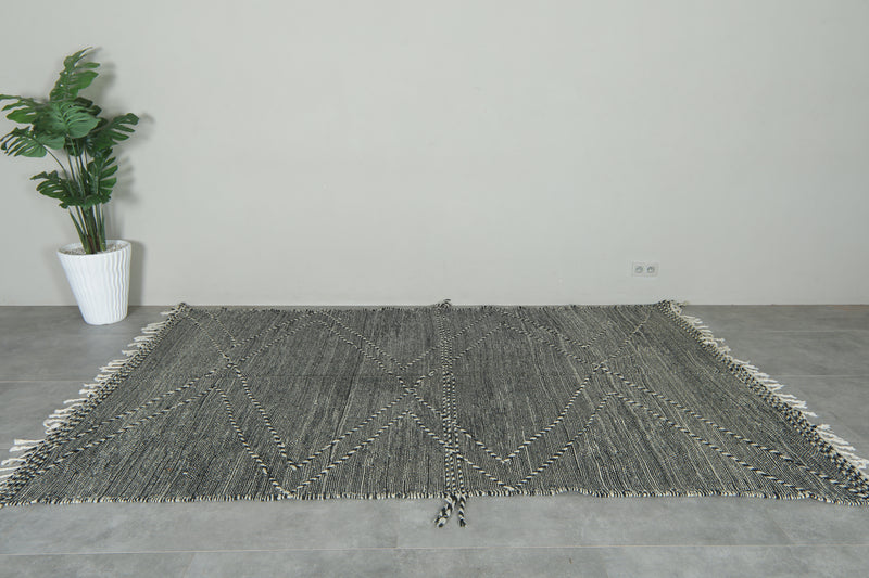 Black & white Moroccan flatwoven rug - 6.3 ft x 10.2 ft