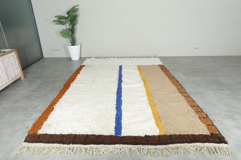 Moroccan wool rug - White base with earthy accents - 7.3 ft x 11.1 ft