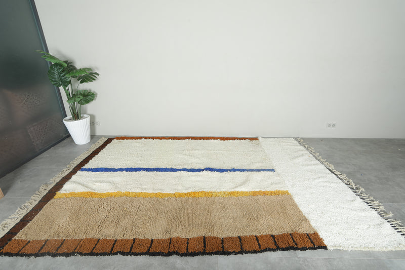 Moroccan wool rug - White base with earthy accents - 7.3 ft x 11.1 ft
