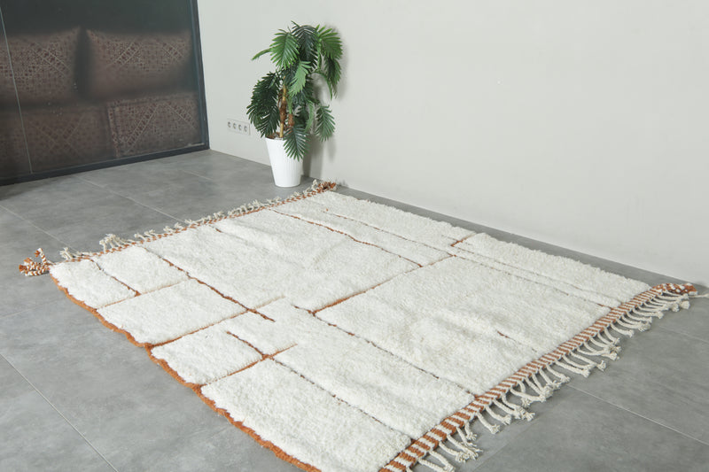 Custom beni ourain rug – White wool with terracotta geometric lines