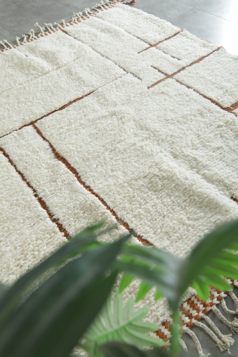 Custom beni ourain rug – White wool with terracotta geometric lines