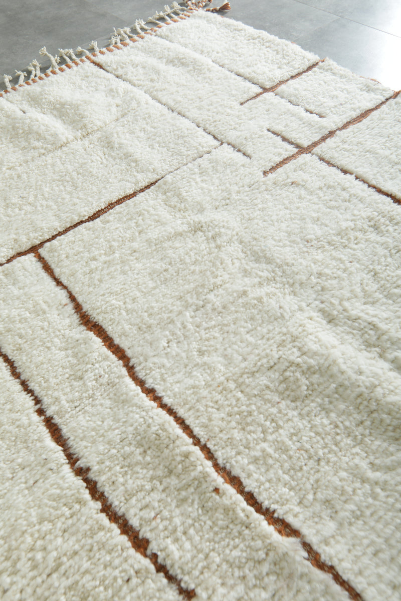 Custom beni ourain rug – White wool with terracotta geometric lines