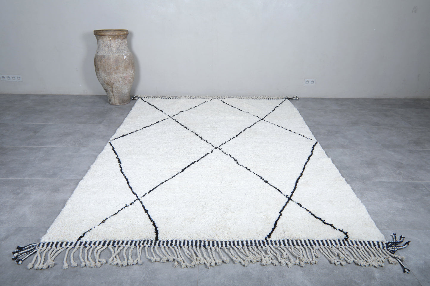 Moroccan rug 7 X 9.6 Feet