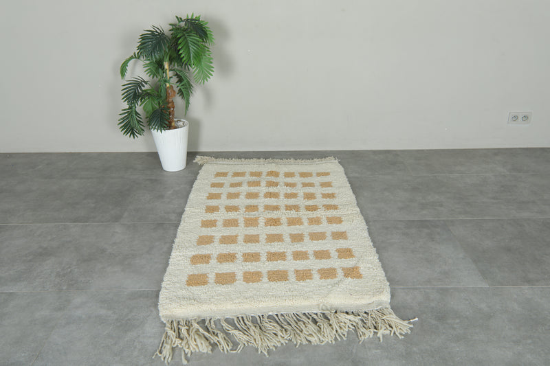 White Moroccan beni ourain rug with beige checkered design - 3.2 ft x 5.2 ft