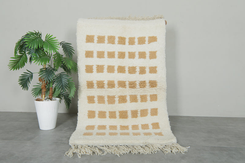 White Moroccan beni ourain rug with beige checkered design - 3.2 ft x 5.2 ft
