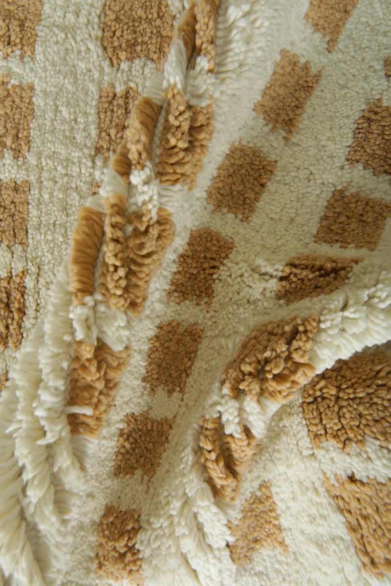 White Moroccan beni ourain rug with beige checkered design - 3.2 ft x 5.2 ft