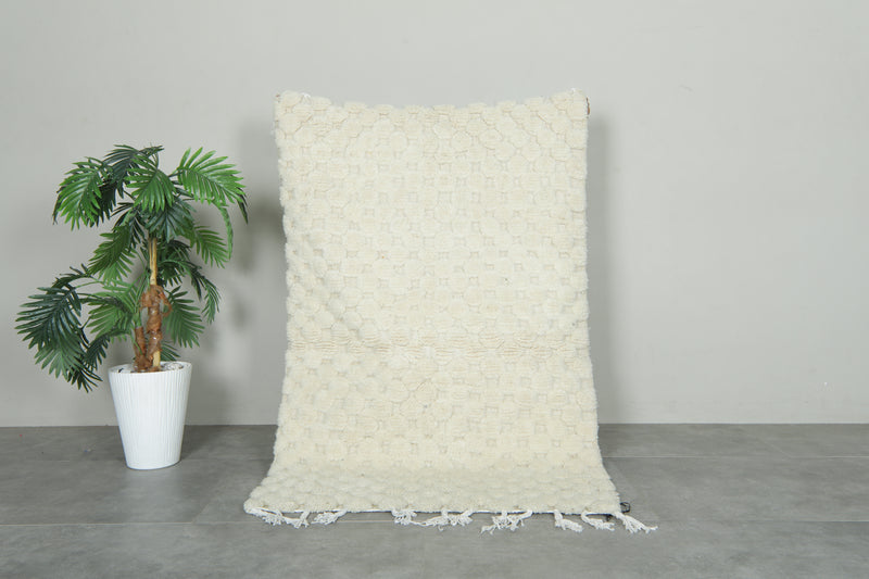 White Moroccan beni ourain rug - 3.5 ft x 5.2 ft