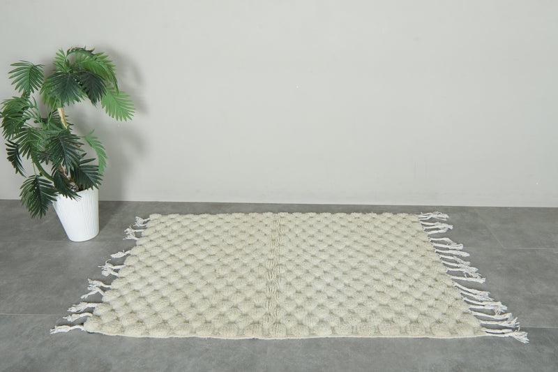 White Moroccan beni ourain rug - 3.5 ft x 5.2 ft
