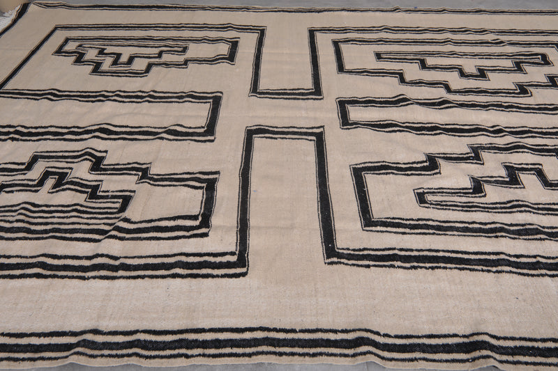Large Moroccan Rug - 9.6 x 14.2 ft | Handwoven Geometric Wool - Handwoven Kilim
