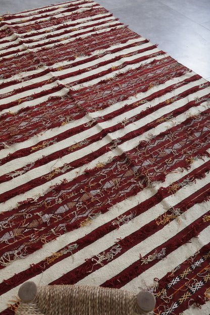 Vintage Handwoven kilim rug 5.3 ft x 8.8 ft