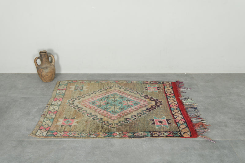 Beige Moroccan distressed medallion rug - 2.8 ft x 4.1 ft
