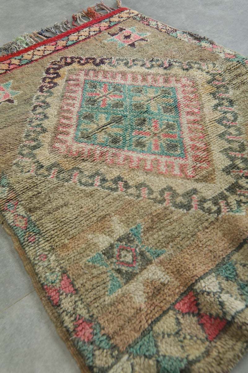 Beige Moroccan distressed medallion rug - 2.8 ft x 4.1 ft